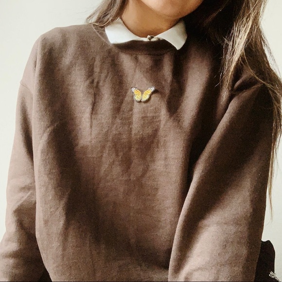 n e w | beige butterfly crewneck sweatshirt🤎 - Picture 2 of 2